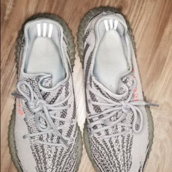 Athletic_Shoes